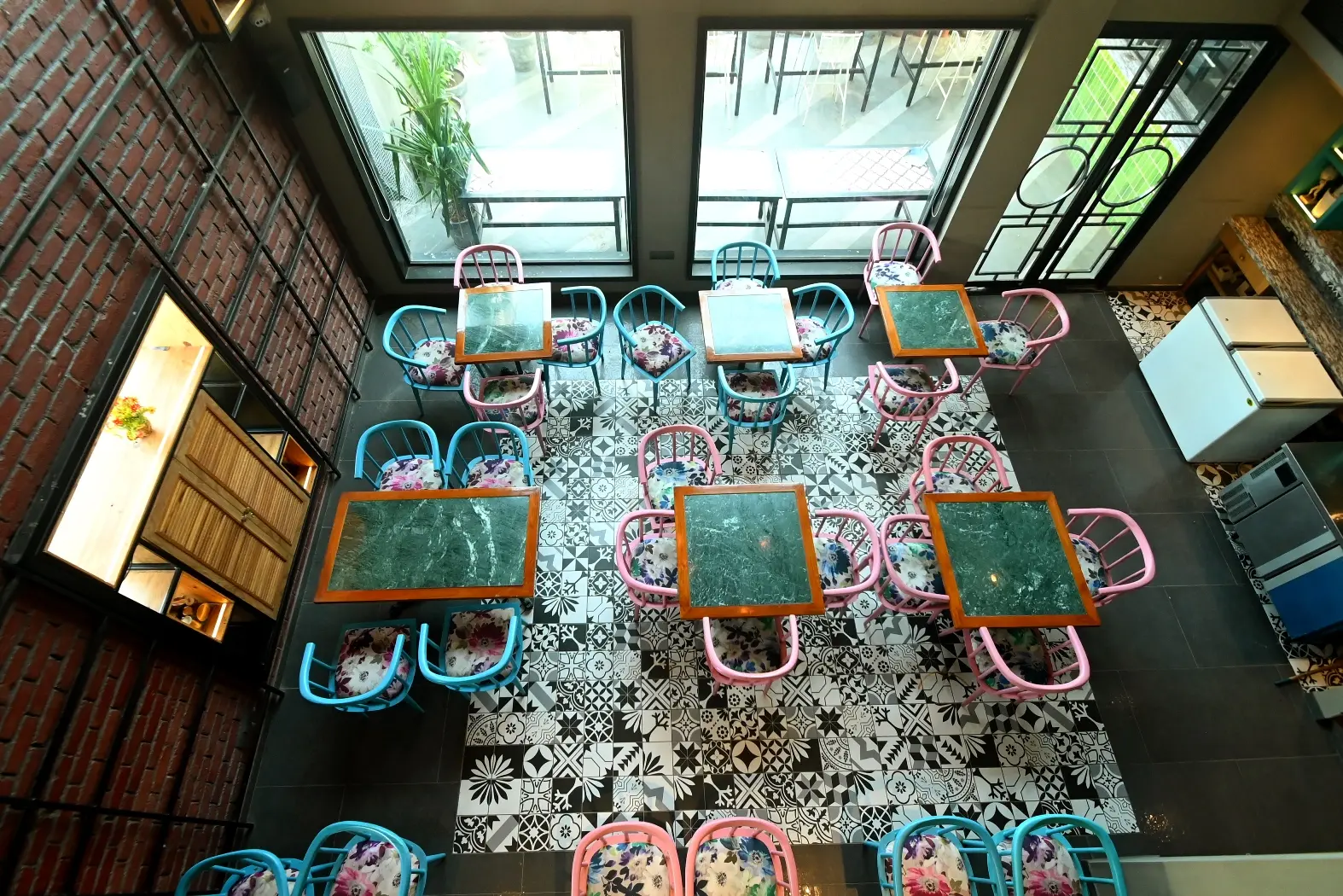 Gallery 09