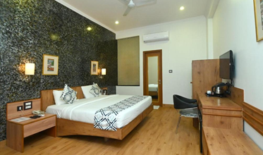 https://www.hotelyulia.com/wp-content/uploads/2023/01/double-room.png